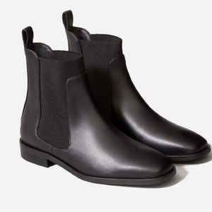 Everlane Italian Leather Square Toe Chelsea Boot - Size 9